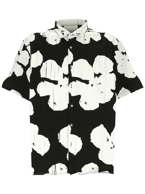 black/white crinkled finish all-over floral print shirt Family first | SHS2414BLACK